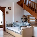 Hébergement de vacances Traditional Mansion Calliopec-uvc Sterilized Makrinítsa