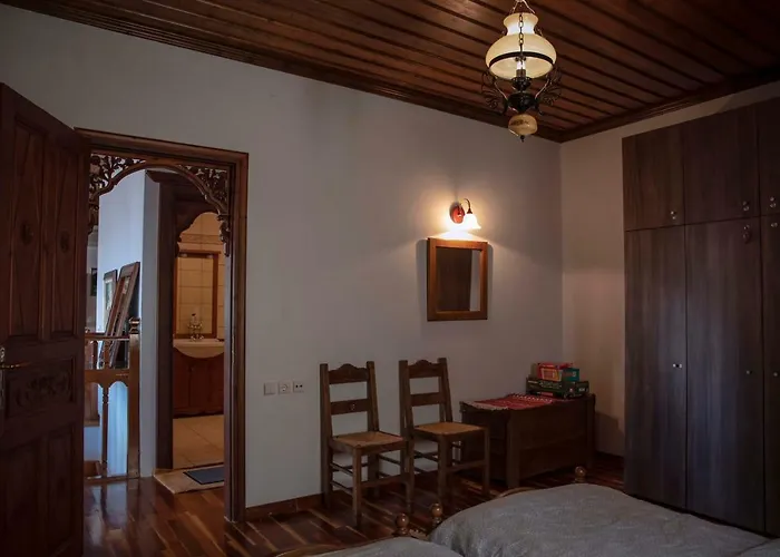 Traditional Mansion Calliopec-uvc Sterilized מקריניצה